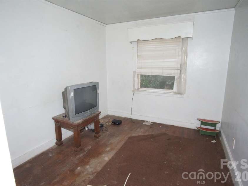 3905 Mcmillan Street, Charlotte, NC 28205.  MLS# CAR4359566, YatesRealty ID 6318. 