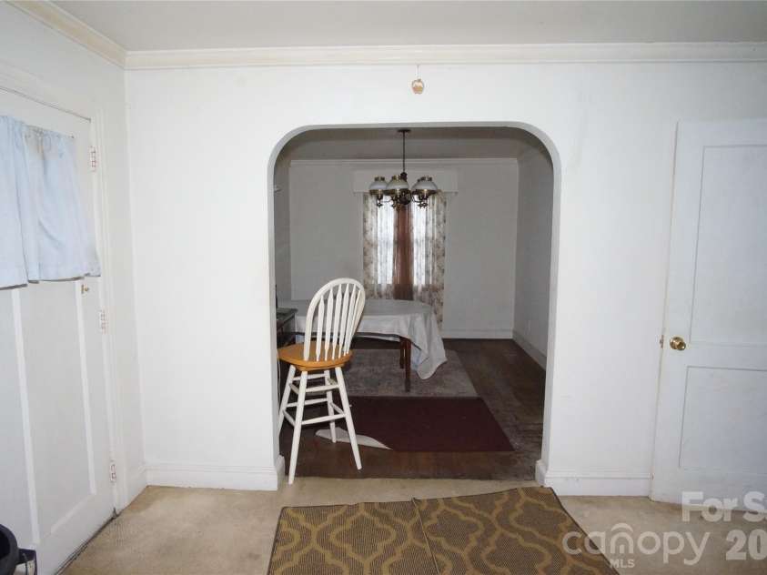 3905 Mcmillan Street, Charlotte, NC 28205.  MLS# CAR4359566, YatesRealty ID 6318. 