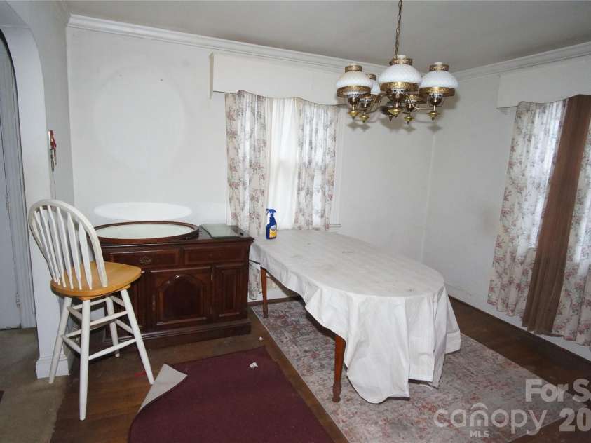 3905 Mcmillan Street, Charlotte, NC 28205.  MLS# CAR4359566, YatesRealty ID 6318. 