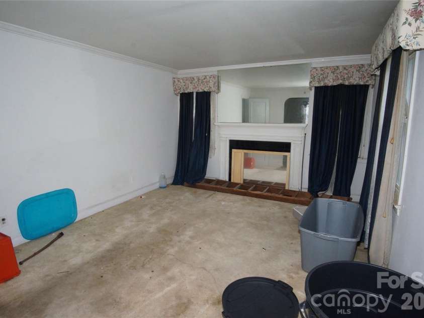 3905 Mcmillan Street, Charlotte, NC 28205.  MLS# CAR4359566, YatesRealty ID 6318. 