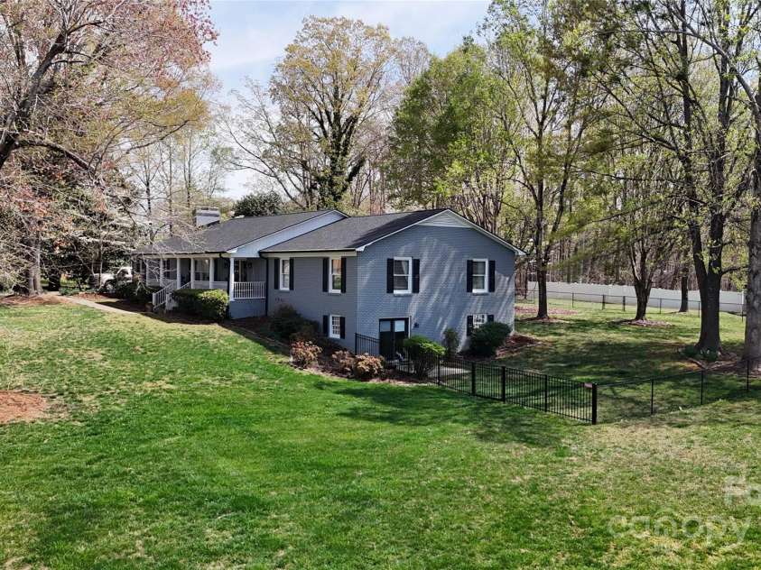 2482 Kings Grant Road, Lincolnton, NC 28092.  MLS# CAR4238821, YatesRealty ID 6319. 