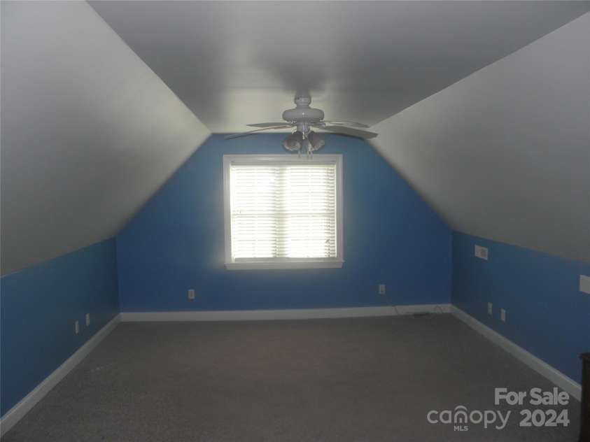 204 Par Drive, Henderson, NC 27536.  MLS# CAR4195121, YatesRealty ID 6320. 