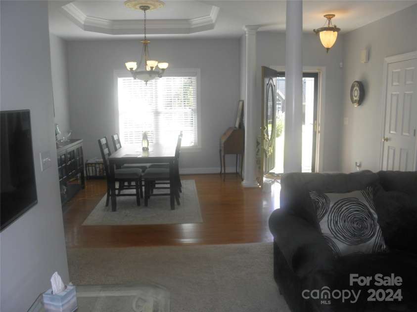 204 Par Drive, Henderson, NC 27536.  MLS# CAR4195121, YatesRealty ID 6320. 