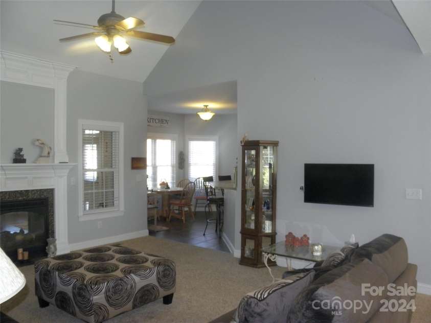 204 Par Drive, Henderson, NC 27536.  MLS# CAR4195121, YatesRealty ID 6320. 
