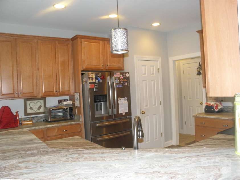 204 Par Drive, Henderson, NC 27536.  MLS# CAR4195121, YatesRealty ID 6320. 
