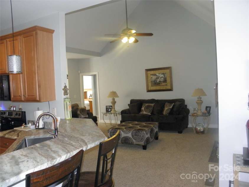 204 Par Drive, Henderson, NC 27536.  MLS# CAR4195121, YatesRealty ID 6320. 
