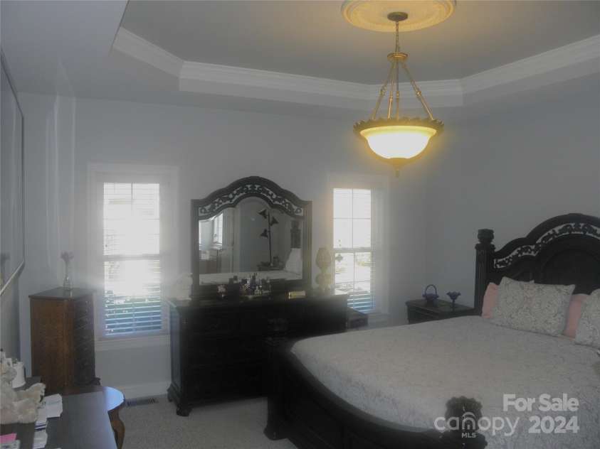 204 Par Drive, Henderson, NC 27536.  MLS# CAR4195121, YatesRealty ID 6320. 