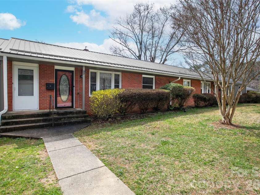 68 Elm Bend Road, Brevard, NC 28712.  MLS# CAR4353213, YatesRealty ID 6320. 