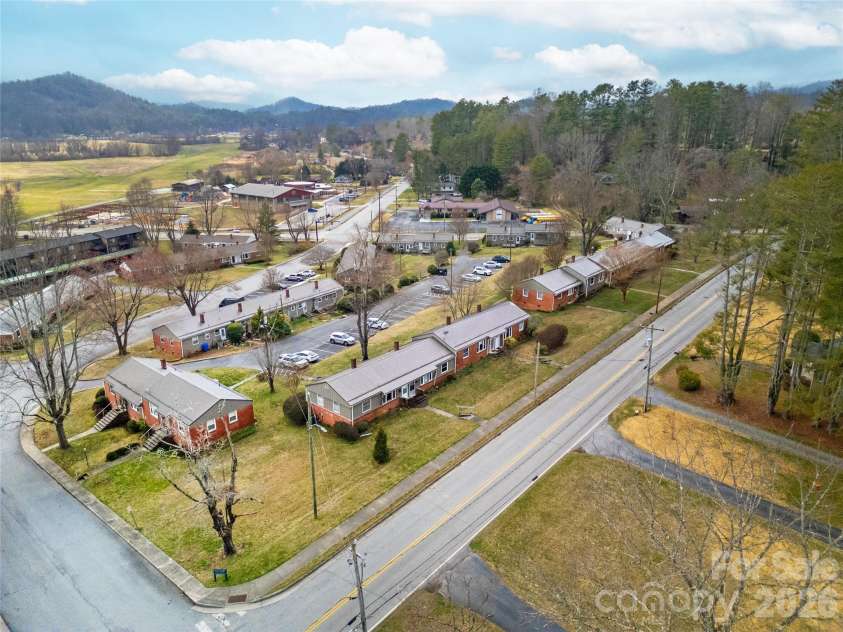 68 Elm Bend Road, Brevard, NC 28712.  MLS# CAR4353213, YatesRealty ID 6320. 