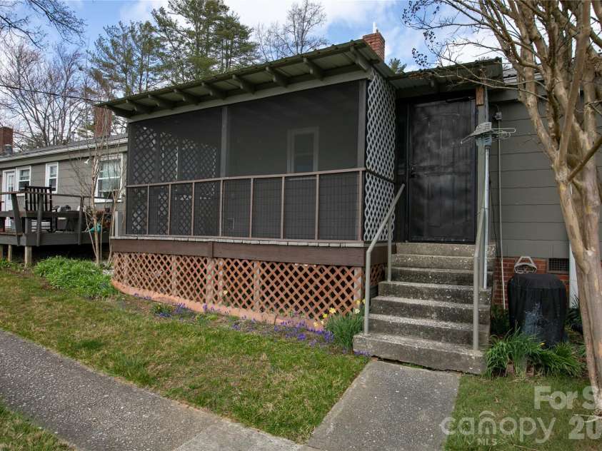 68 Elm Bend Road, Brevard, NC 28712.  MLS# CAR4353213, YatesRealty ID 6320. 