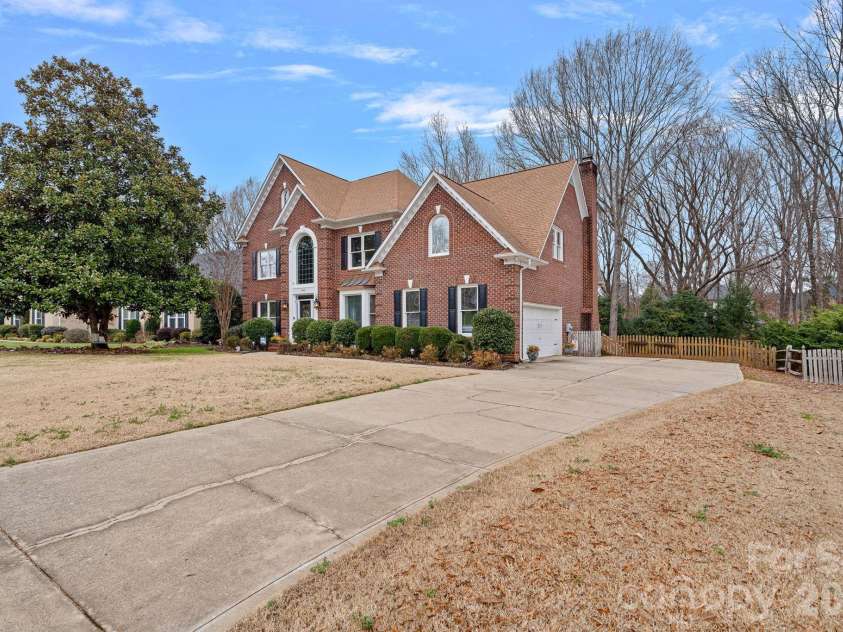12415 Darby Chase Drive, Charlotte, NC 28277.  MLS# CAR4330433, YatesRealty ID 6321. 
