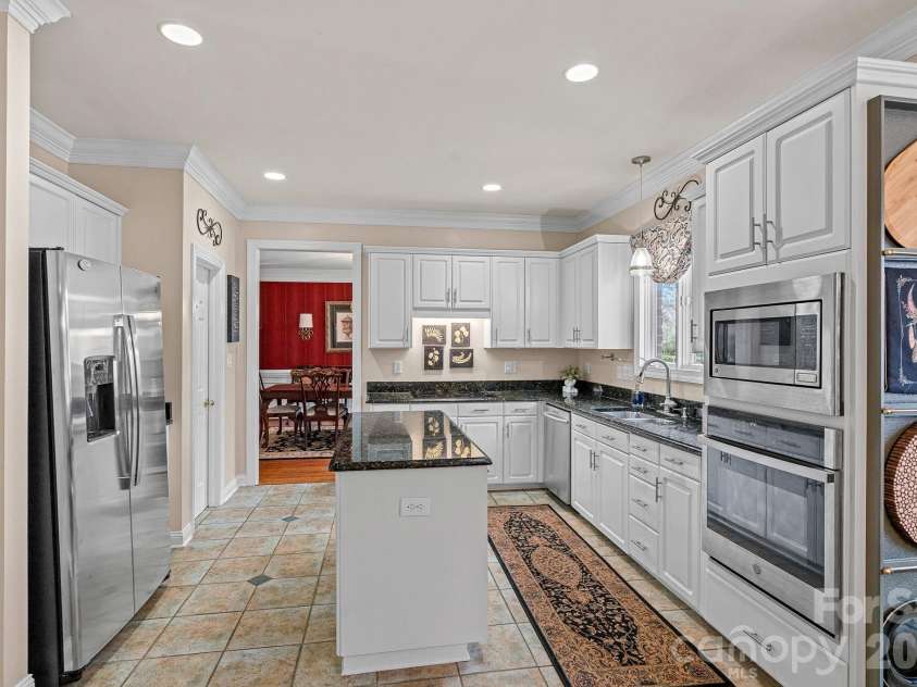 12415 Darby Chase Drive, Charlotte, NC 28277.  MLS# CAR4330433, YatesRealty ID 6321. 
