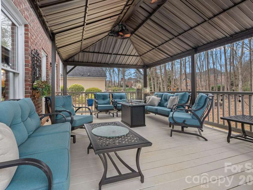 12415 Darby Chase Drive, Charlotte, NC 28277.  MLS# CAR4330433, YatesRealty ID 6321. 