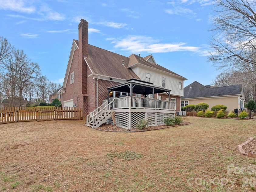 12415 Darby Chase Drive, Charlotte, NC 28277.  MLS# CAR4330433, YatesRealty ID 6321. 
