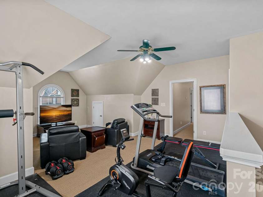 12415 Darby Chase Drive, Charlotte, NC 28277.  MLS# CAR4330433, YatesRealty ID 6321. Bonus room