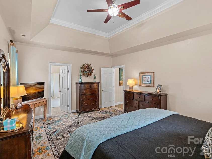 12415 Darby Chase Drive, Charlotte, NC 28277.  MLS# CAR4330433, YatesRealty ID 6321. Primary bedroom