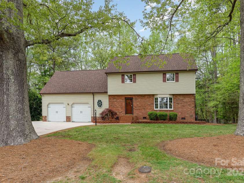 522 Bonita Drive, Landis, NC 28088.  MLS# CAR4237898, YatesRealty ID 6321. 