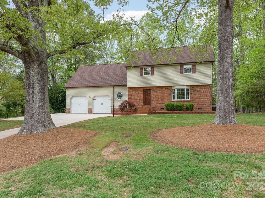 522 Bonita Drive, Landis, NC 28088.  MLS# CAR4237898, YatesRealty ID 6321. 