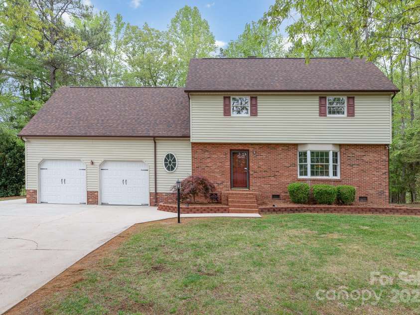 522 Bonita Drive, Landis, NC 28088.  MLS# CAR4237898, YatesRealty ID 6321. 
