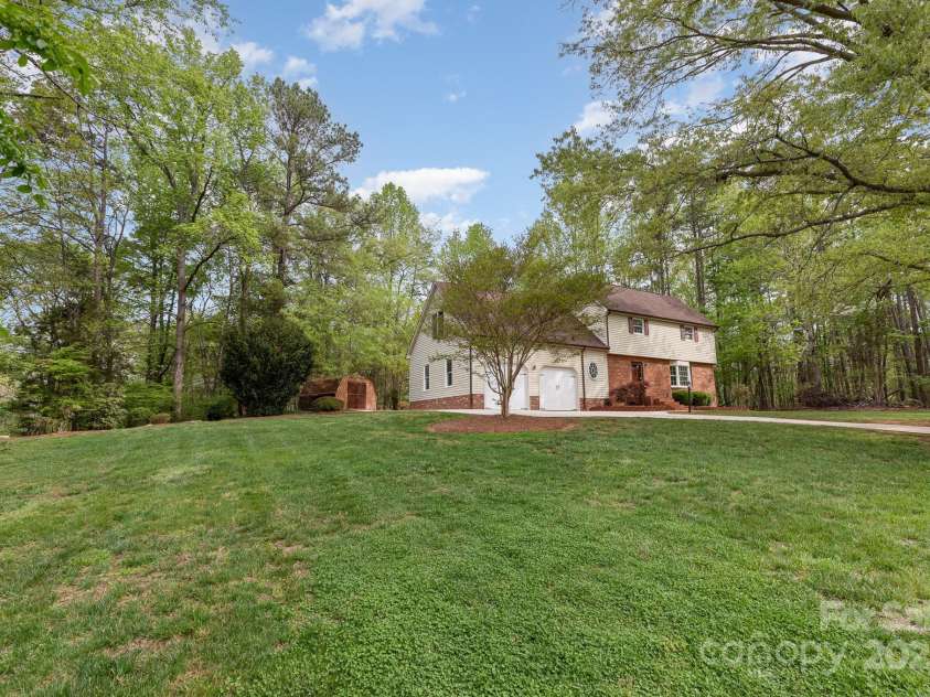 522 Bonita Drive, Landis, NC 28088.  MLS# CAR4237898, YatesRealty ID 6321. 