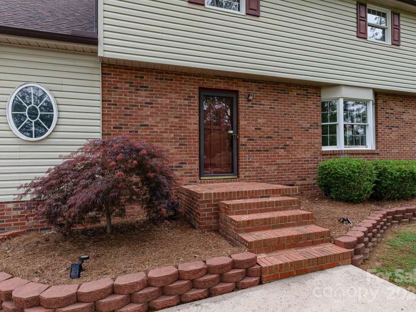 522 Bonita Drive, Landis, NC 28088.  MLS# CAR4237898, YatesRealty ID 6321. 