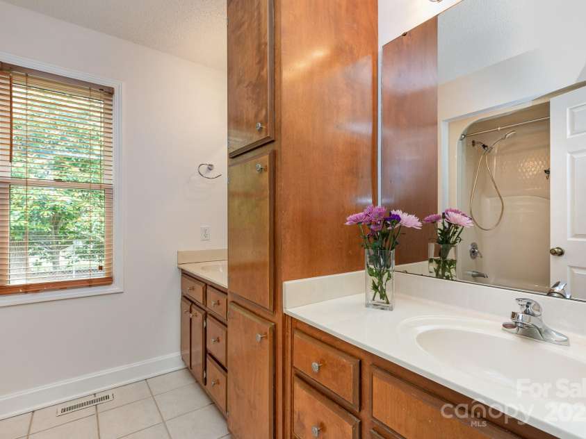 522 Bonita Drive, Landis, NC 28088.  MLS# CAR4237898, YatesRealty ID 6321. 