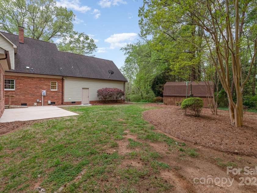 522 Bonita Drive, Landis, NC 28088.  MLS# CAR4237898, YatesRealty ID 6321. 
