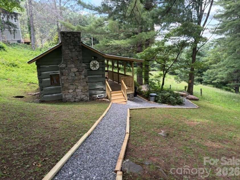 30 Grove Park, Waynesville, NC 28786.  MLS# CAR4358777, YatesRealty ID 6322. 