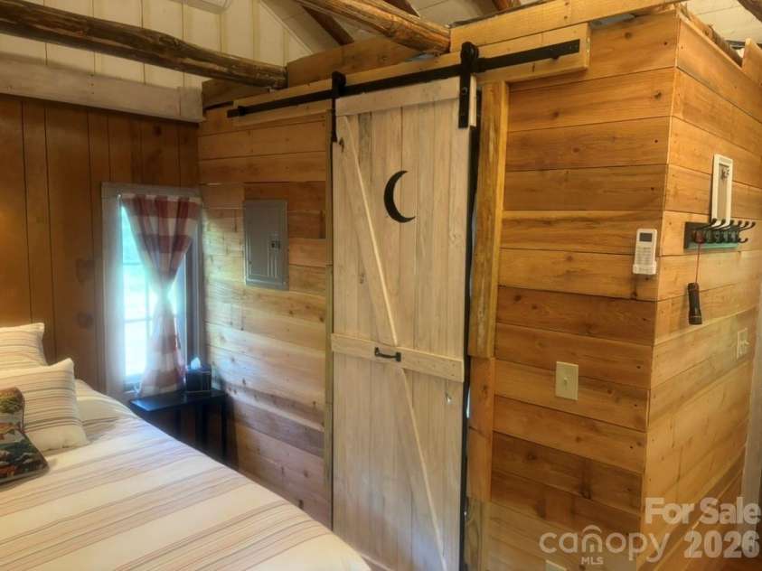 30 Grove Park, Waynesville, NC 28786.  MLS# CAR4358777, YatesRealty ID 6322. 