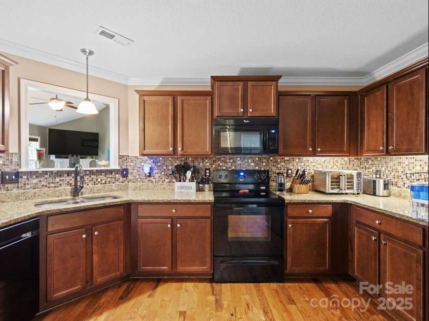 5369 Concord Road, York, SC 29745.  MLS# CAR4264610, YatesRealty ID 6323. Kitchen