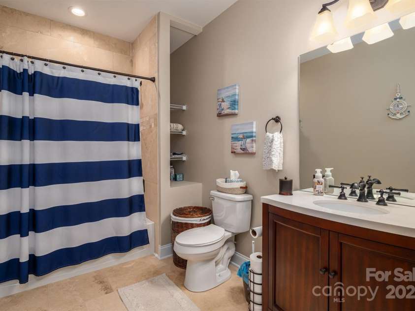 1370 Null Road, Lincolnton, NC 28092.  MLS# CAR4212344, YatesRealty ID 6327. Guest Bath