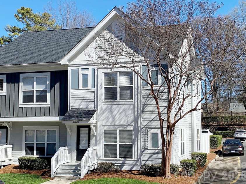 446 Worthington Avenue, Charlotte, NC 28203.  MLS# CAR4352271, YatesRealty ID 6327. Front view from W. Worthington