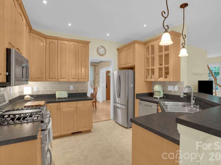 9601 Twin Falls Court, Mint Hill, NC 28227.  MLS# CAR4358686, YatesRealty ID 6328. 42