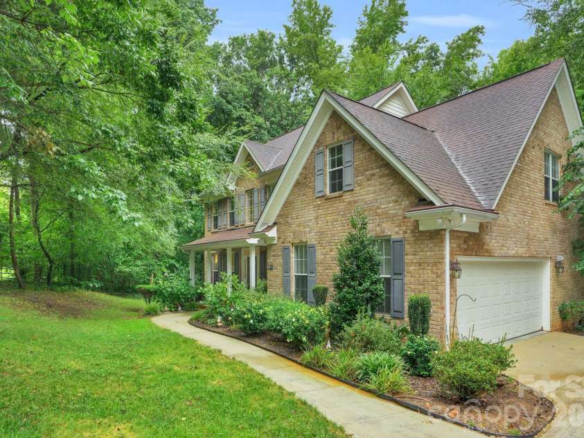 9601 Twin Falls Court, Mint Hill, NC 28227.  MLS# CAR4358686, YatesRealty ID 6328. 