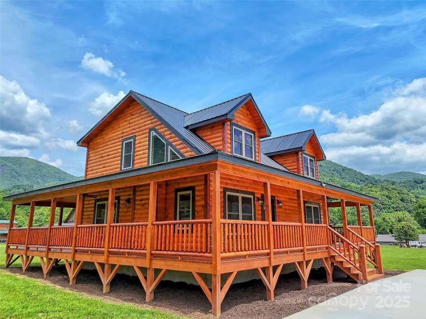 21 Kennerly Cove, Maggie Valley, NC 28751.  MLS# CAR4150956, YatesRealty ID 6329. 