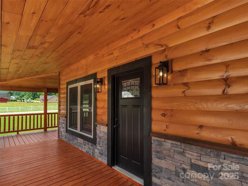 21 Kennerly Cove, Maggie Valley, NC 28751.  MLS# CAR4150956, YatesRealty ID 6329. 
