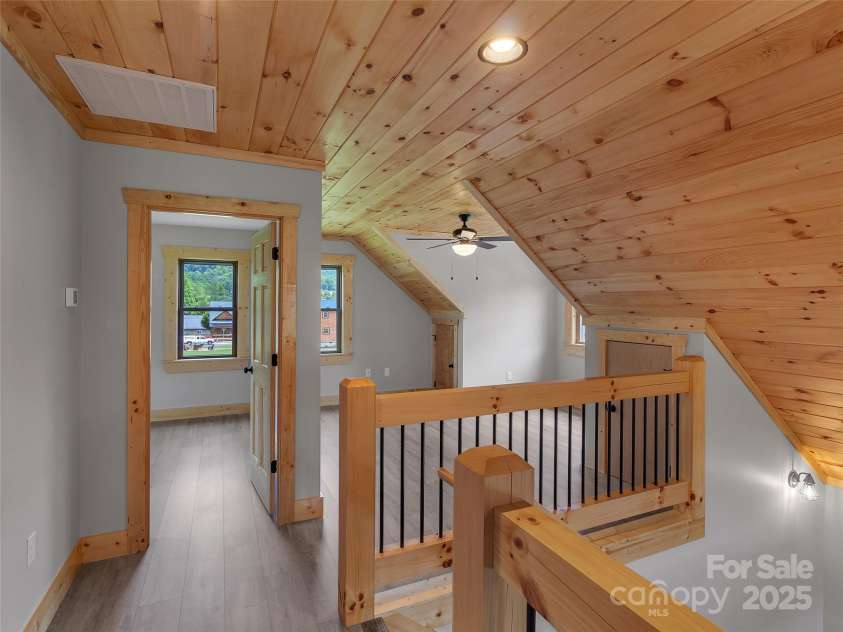 21 Kennerly Cove, Maggie Valley, NC 28751.  MLS# CAR4150956, YatesRealty ID 6329. 