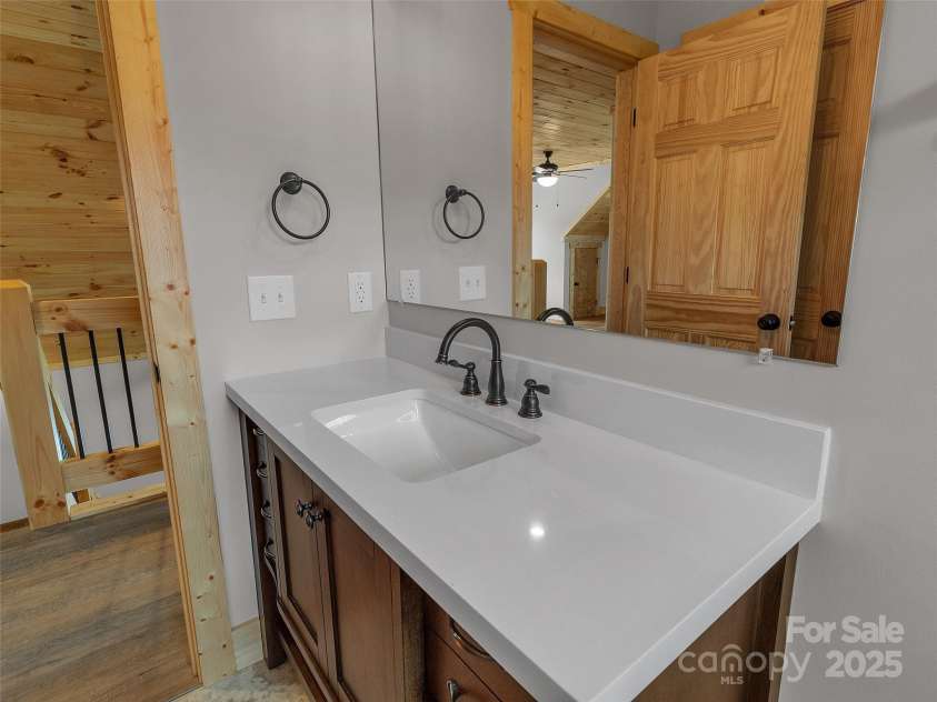 21 Kennerly Cove, Maggie Valley, NC 28751.  MLS# CAR4150956, YatesRealty ID 6329. 
