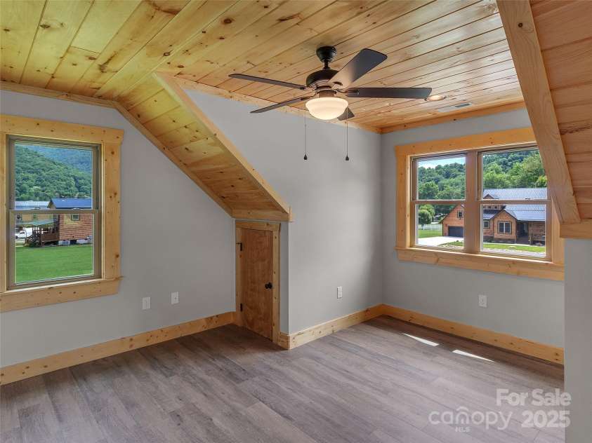 21 Kennerly Cove, Maggie Valley, NC 28751.  MLS# CAR4150956, YatesRealty ID 6329. 