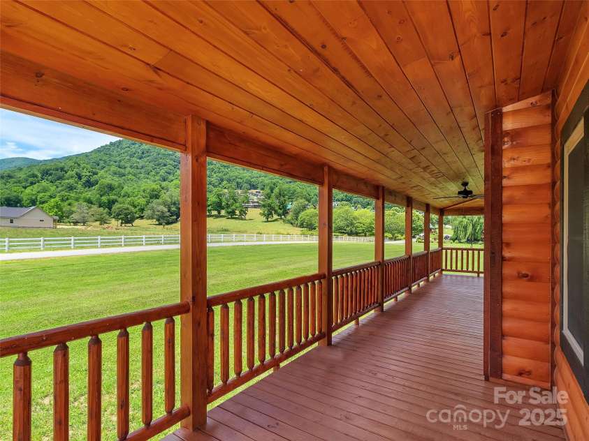 21 Kennerly Cove, Maggie Valley, NC 28751.  MLS# CAR4150956, YatesRealty ID 6329. 