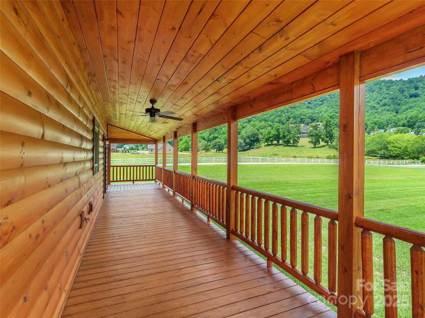 21 Kennerly Cove, Maggie Valley, NC 28751.  MLS# CAR4150956, YatesRealty ID 6329. 