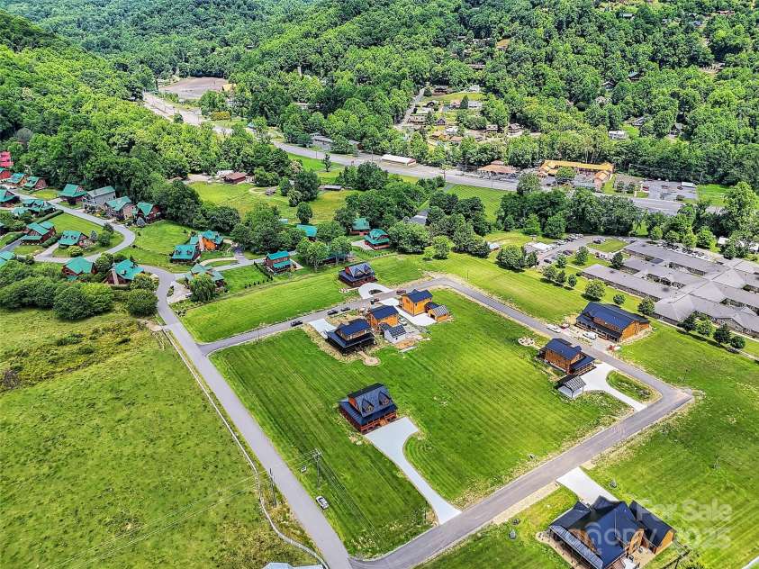 21 Kennerly Cove, Maggie Valley, NC 28751.  MLS# CAR4150956, YatesRealty ID 6329. 