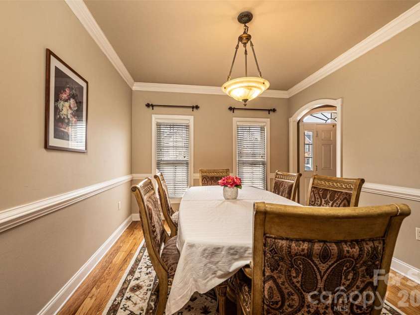 2640 Ironwood Drive, Hickory, NC 28602.  MLS# CAR4351104, YatesRealty ID 6329. 