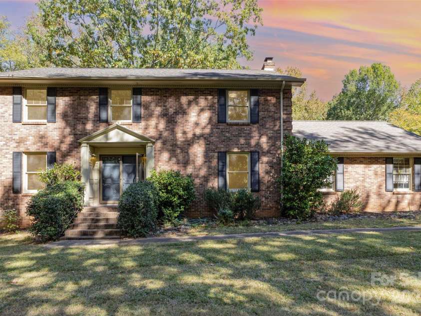 4529 Creemore Drive, Charlotte, NC 28213.  MLS# CAR4303833, YatesRealty ID 633. 