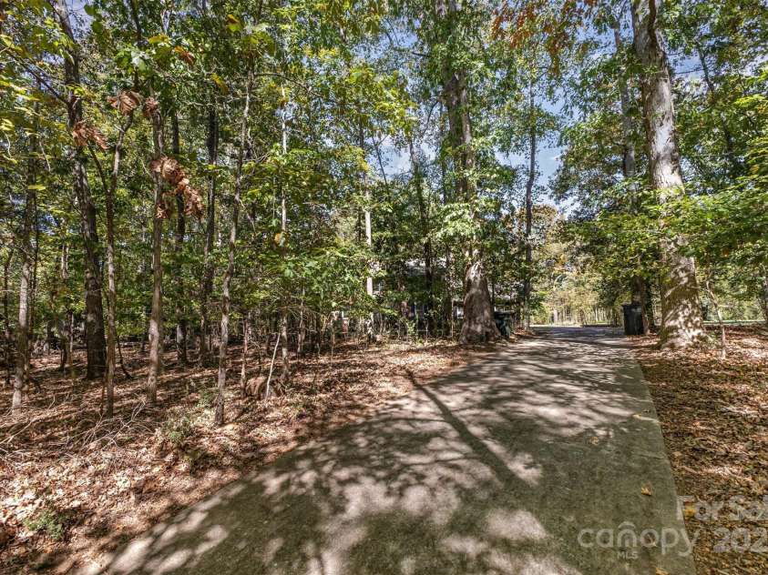 4529 Creemore Drive, Charlotte, NC 28213.  MLS# CAR4303833, YatesRealty ID 633. 