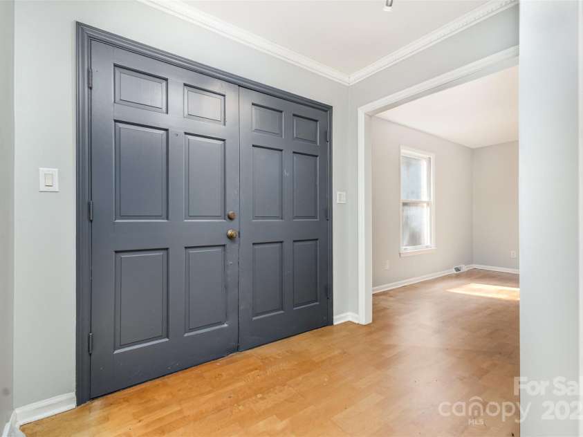 4529 Creemore Drive, Charlotte, NC 28213.  MLS# CAR4303833, YatesRealty ID 633. 