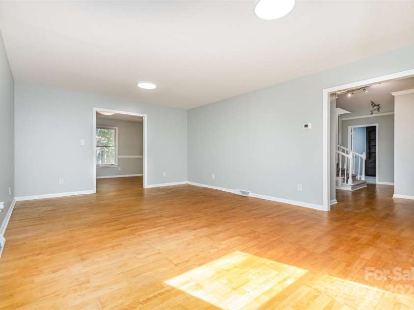 4529 Creemore Drive, Charlotte, NC 28213.  MLS# CAR4303833, YatesRealty ID 633. 