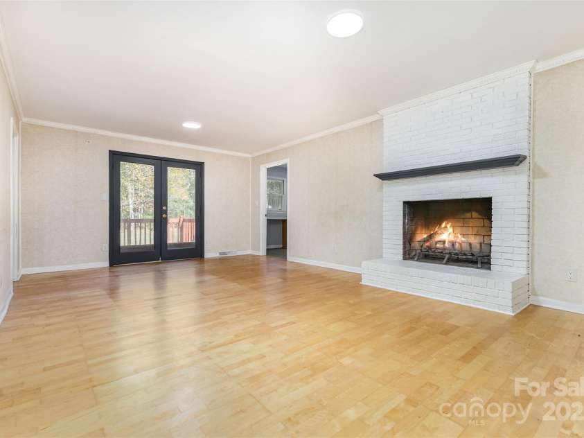 4529 Creemore Drive, Charlotte, NC 28213.  MLS# CAR4303833, YatesRealty ID 633. 