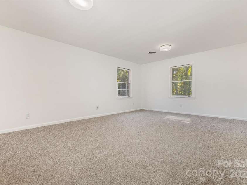 4529 Creemore Drive, Charlotte, NC 28213.  MLS# CAR4303833, YatesRealty ID 633. 