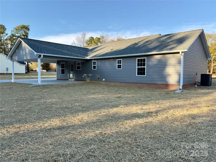 6244 Kershaw Camden Highway, Kershaw, SC 29067.  MLS# CAR4329251, YatesRealty ID 633. 